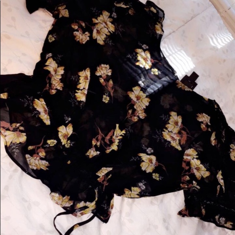 Cute see-through floral top